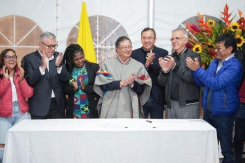 La normativa para viabilizar la Ley de Paz Total es un compromiso que Petro cumple. Foto: PL.