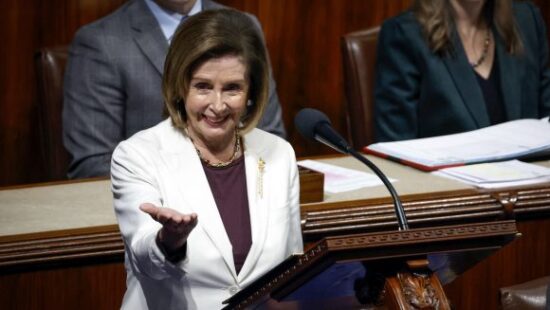La presidenta de la Cámara de Representantes de EE.UU., Nancy Pelosi, anunció este jueves que no se presentará a la reelección como líder demócrata en la Cámara.