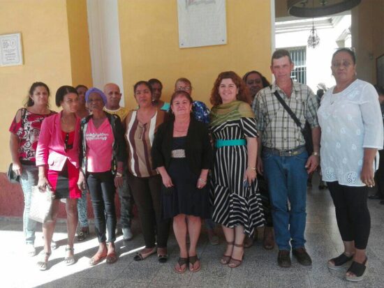 Presidencia de la Asamblea Municipal del Poder Popular de Trinidad con los presidentes de los Consejos Populares. 