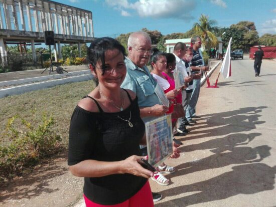 Trabajadores destacados de la industria alimentaria en Trinidad son reconocidos por su desempeño.