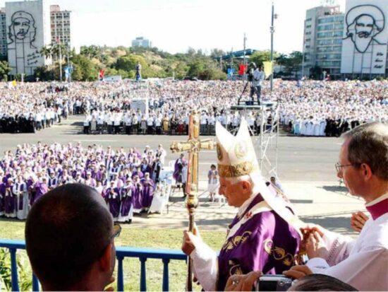 Benedicto XVI durante su viaje a La Habana en 2012. Foto: Prensa Latina.