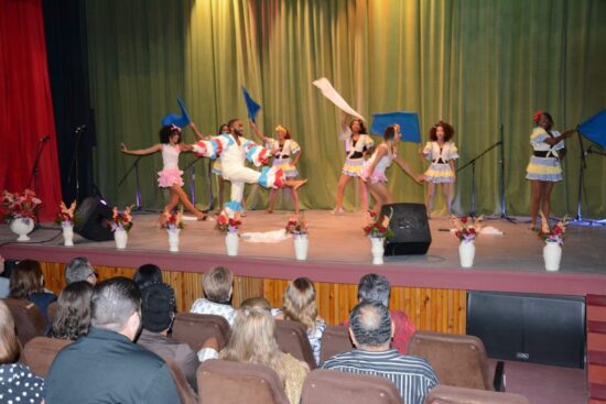 Momento de la gala cultural dedicada a los científicos cubanos. Foto: Vicente Brito / Escambray.
