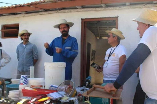 La cal se usa desde tiempos remotos en la preparación de morteros o mezclas para diversas acciones constructivas.