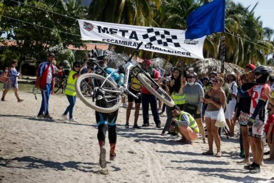 Las azules aguas de playa Ancón serán la meta final de esta segunda versión.. Foto: Calixto N. Llanes/Periódico JIT (Cuba)