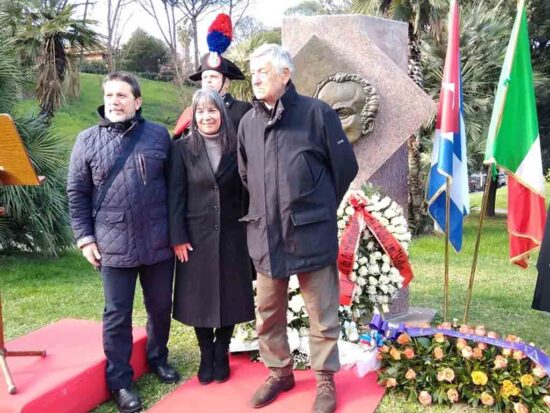 Honrar honra. En Italia, se rinde homenaje a José Martí en el aniversario 170 de su natalicio.