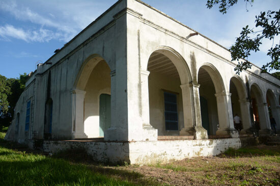 En el área de la cocina de lo que fue la casa hacienda, se desarrollarán trabajos de excavación durante el XX Taller de Arqueología Industrial del ingenio San Isidro de los Destiladeros, que enriquecerá la historia sobre el desarrollo de la industria azucarera en el Valle de los Ingenios y las peculiaridades de la vida social en esos entornos.