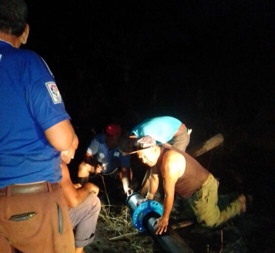 Trabajos para reparar averías en las conductoras y los sistemas de bombeo. Fotos: Cortesía Acueducto y Alcantarillado Trinidad.