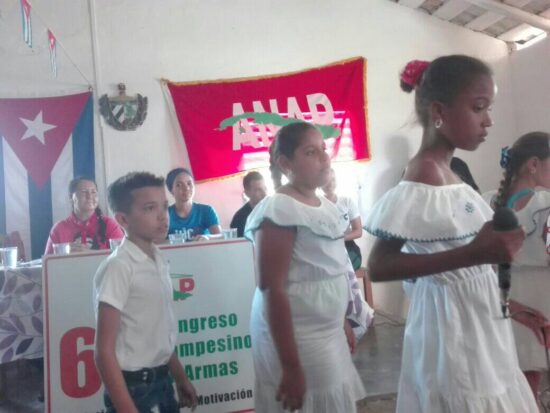 Los niños aficionados al arte aportaron una nota de distinción al Activo Juvenil Campesino de Trinidad.