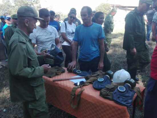 Prácticas sobre el uso de las armas y otros equipos de protección personal.