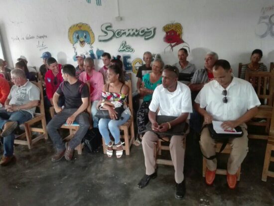 En estos encuentros es importante la presencia de directivos bancarios para esclarecer dudas acerca del tema financiero de las cooperativas campesinas de Trinidad.