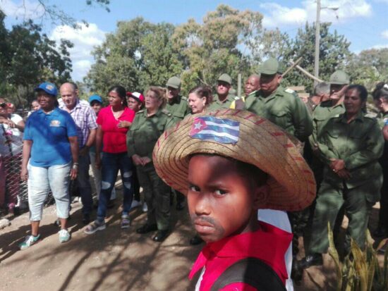 Los pioneros exploradores también muestran sus habilidades, junto con sus maestros.