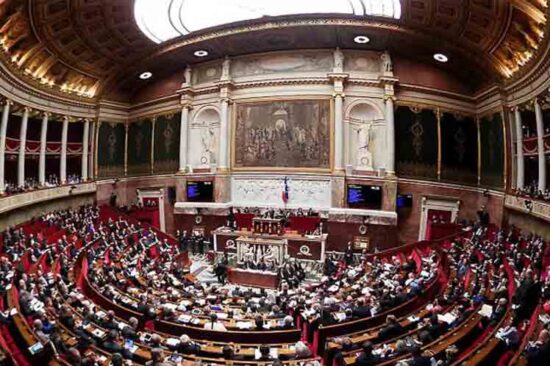 Asamblea Nacional de Francia debate sobre incremento en la edad de jubilación. Foto: Prensa Latina.
