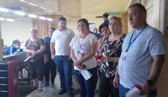 Los candidatos a diputados en intercambio con los colectivos laborales. Fotos: Dayana Marrero/Centrovisión Yayabo.