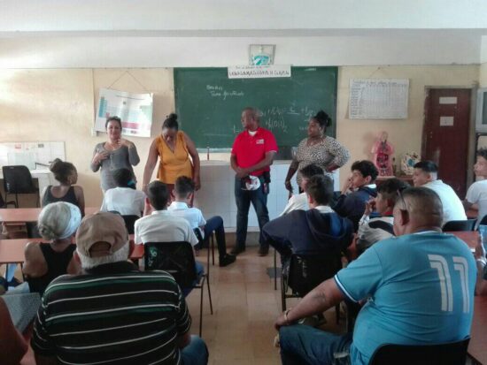 Visita a la Escuela Secundaria Básica Urbana Carlos Echenagusía Peña.