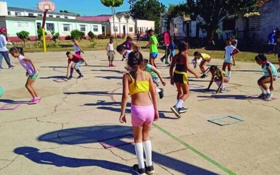 En Trinidad los entrenadores dentro del programa de trabajo han sistematizado el deporte con la familia. (Foto: Deporte Trinidad/Facebook)