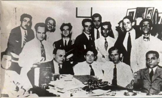 Miembros del grupo de intelectuales que protagonizó la Protesta de los Trece. Foto: archivo.