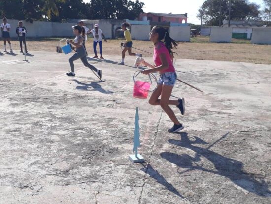 Realiza el combinado deportivo Renán Turiño el Programa A Jugar de Base con la participación de las escuelas secundarias básicas urbanas Julio Sotolongo, Carlos Echenagusía Peña y Victoriano Brito, esta última ubicada en la zona marítimo-portuaria de Casilda.