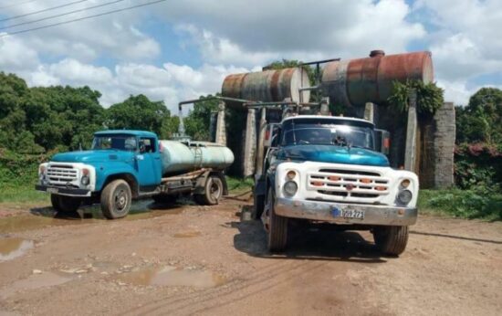 El suministro de agua mediante carros cisternas constituye hoy en Trinidad la opción más viable, sin ser la ideal.