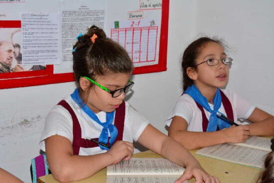 En la enseñanza primaria en la provincia son atendidos 395 estudiantes. Fotos: Facebook.