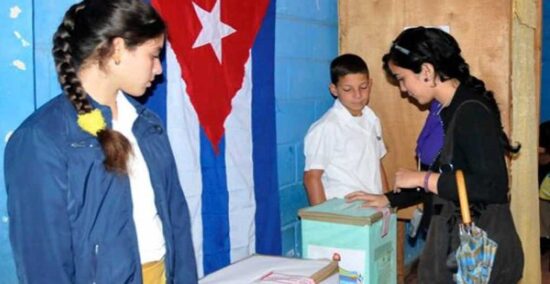 Los jóvenes tienen el privilegio de ser parte de la democracia participativa. Foto: PL.