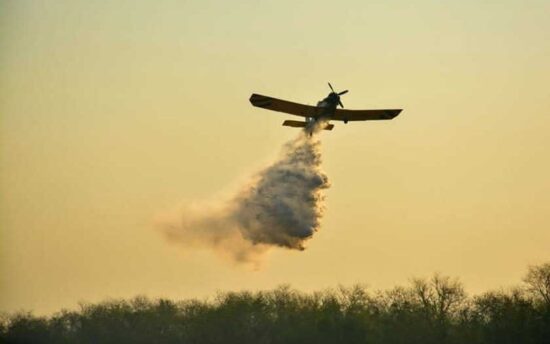 El destacamento realiza un trabajo intenso por las condiciones de riesgo que representa volar sobre montañas, las altas temperaturas y la abrupta geografía. Fotos: ACN.