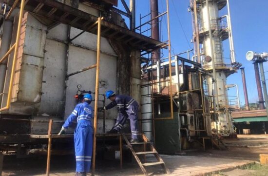 En la Refinería constituye una fortaleza tener un movimiento de aniristas fuerte, que son, además, los obreros que se enfrentan diariamente a las dificultades. Foto: Dayamis Sotolongo/Escambray.