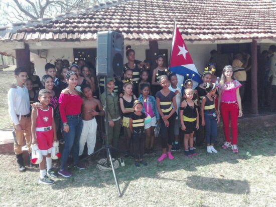 Este colectivo de niños integra música, danza y teatro, tomando como punto de referencia, momentos importantes de la historia de Cuba.