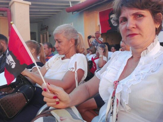 Los trabajadores de todos los sectores se preparan para un vistoso y combativo desfile por el Primero de Mayo en Trinidad.