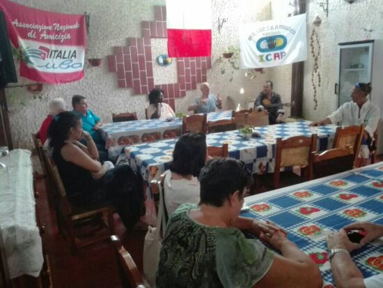 Primer encuentro solidario entre italianos residentes en Trinidad y Sancti Spíritus, en la Casa de la Amistad del ICAP de la Ciudad Museo del Caribe, para fortalecer los lazos fraternales entre estos dos territorios. Fotos: Alipio Martínez Romero/Radio Trinidad Digital.