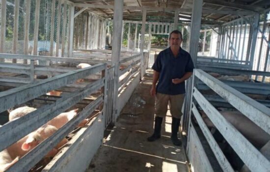 Gerardo Bandomo es el jefe del colectivo agropecuario Cochiquera Valle de los Ingenios.