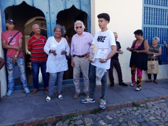 El joven Jean Carlos Martínez González resultó la revelación de este Salón de Arte Popular de Trinidad, al ser Mención del Jurado, Premio ARTEX y Premio de la Oficina del Conservador de Trinidad y el Valle de los Ingenios.