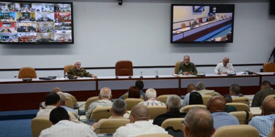 El Primer Ministro Marrero Cruz encabezó el balance del Ministerio de la Construcción. Foto: ACN.