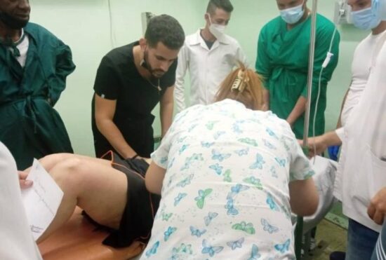 En el Hospital Provincial Clínico-Quirúrgico Docente Camilo Cienfuegos son atendidos los lesionados en el lamentable accidente.
