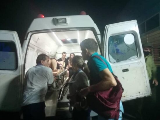 Las ambulancias del Sistema Integrado de Urgencias Médicas trasladaron a los heridos al mayor centro asistencial espirituano.