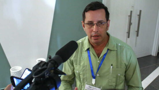 Orlando Díaz, director de Asuntos Internacionales del Minag, durante sus declaraciones a la prensa.