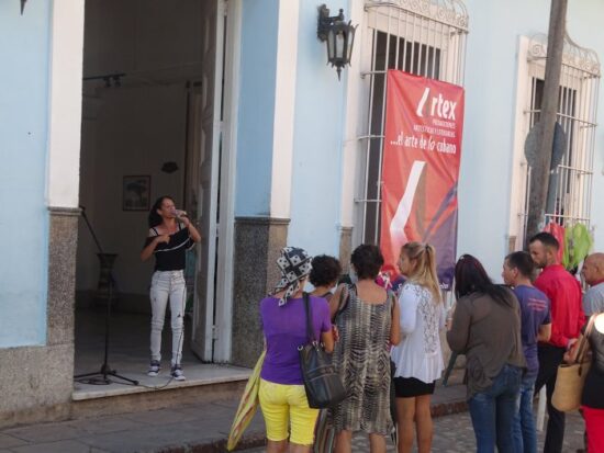 Feria comercial de Artex, en Trinidad, por el Día de las Madres.