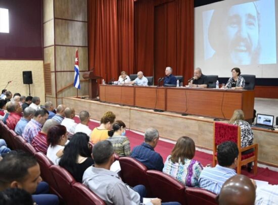 El propio Díaz-Canel llevó el debate al matiz crítico que debe predominar en estos encuentros. Foto: Presidencia Cuba.