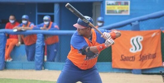 El estelar Frederich Cepeda, decisivo en el quehacer de Los Gallos. Foto: Cubadebate.