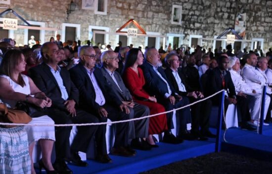 Autoridades presentes en la apertura de la Feria Internacional del Turismo en La Habana.