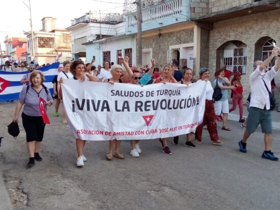 En Trinidad, una representación de amigos solidarios con Cuba, llegados desde diversas partes del mundo. Foto: José Rafael Gómez Reguera/Radio Trinidad Digital.