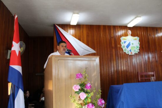 El Presidente del Consejo Electoral de cada municipio condujo la sesión para elegir al gobernador y vicegobernador de la provincia.