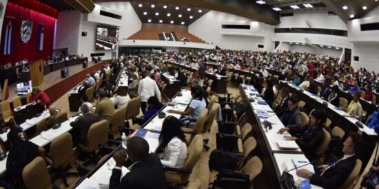 Los diputados insistieron en reforzar desde la comunicación política el pensamiento de Fidel. Foto: PL.