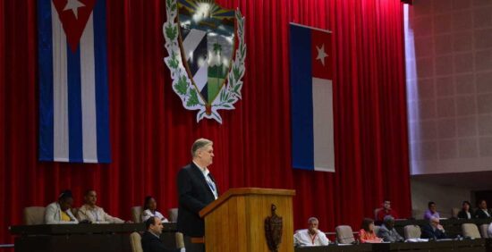 Gil mencionó que más del 80 por ciento de las empresas estatales exhiben en los primeros cuatro meses del año un resultado favorable. Foto: ACN.