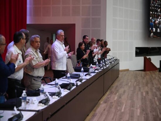 El Presidente de la República de Cuba, Miguel Díaz-Canel Bermúdez, en el Encuentro de Solidaridad con Cuba que inicia en el Palacio de Convenciones de La Habana. Foto: Prensa Latina.