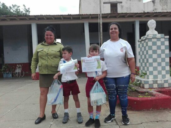 Reconocimientos para pioneros participantes en el concurso nacional Bombero Voluntario Soy. 