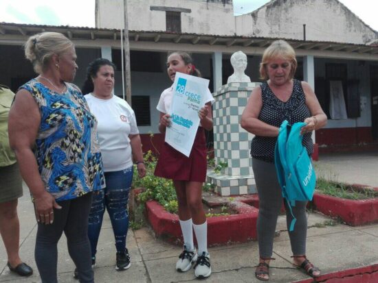 La escuela primaria República de Cuba sobresale por la participación de sus pioneros en numerosos concursos.