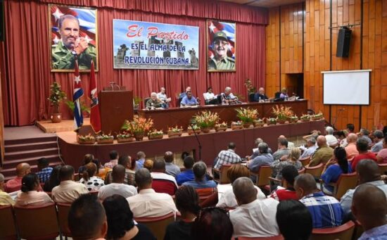 El presidente cubano encabezó la reunión conclusiva de la visita gubernamental a la provincia de Guantánamo. Foto: PL.