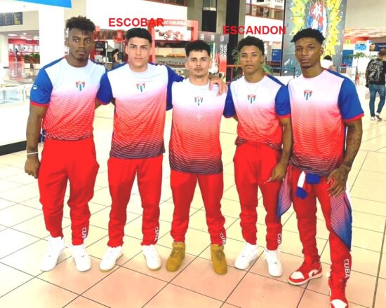 Equipo Cuba de gimnasia entre los que se encuentran el trinitario José Carlos Escandón y el espirtuano Diorges Adriano Escobar.