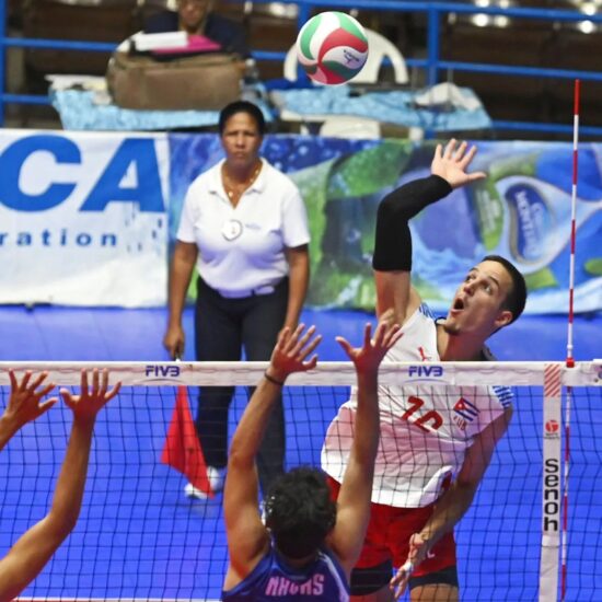 José Ramón Gómez, uno de los baluartes ofensivos del equipo Cuba de voleibol.