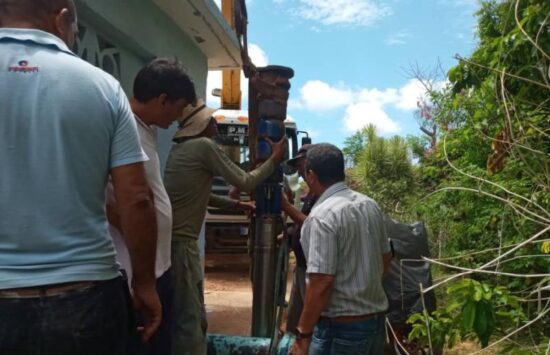 La reparación e instalación de equipos estabiliza de manera gradual el funcionamiento de las estaciones de bombeo en el municipio de Trinidad. Fotos: Belkis Niebla/Radio Trinidad Digital.
